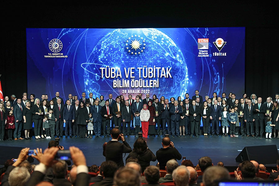 TÜBA VE TÜBİTAK BİLİM ÖDÜLERİ SAHİPLERİNİ BULDU (VİDEO)