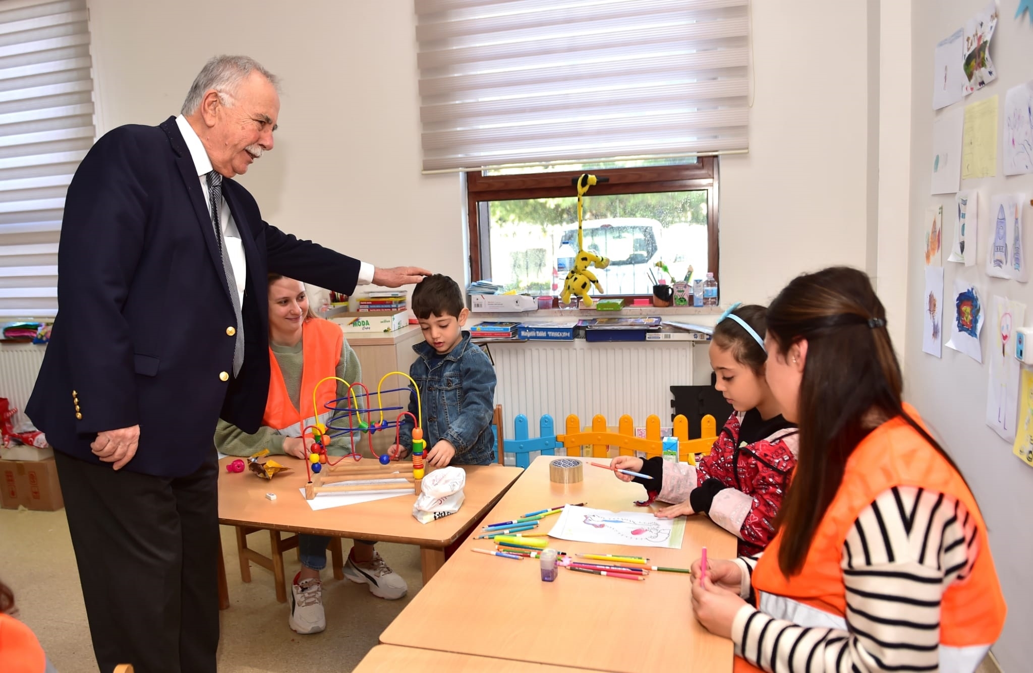 Başkan Gökhan, depremzedelerle bir araya geldi