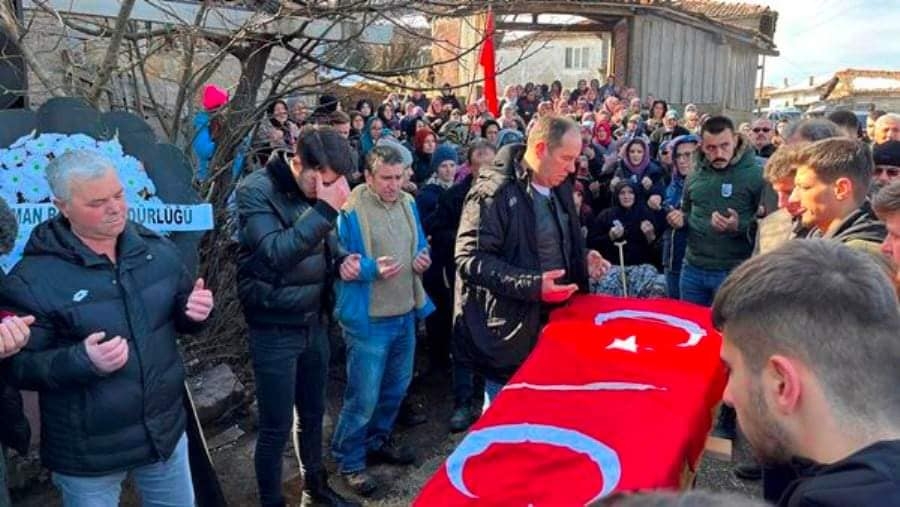 Depremde hayatını kaybeden Işık, toprağa verildi