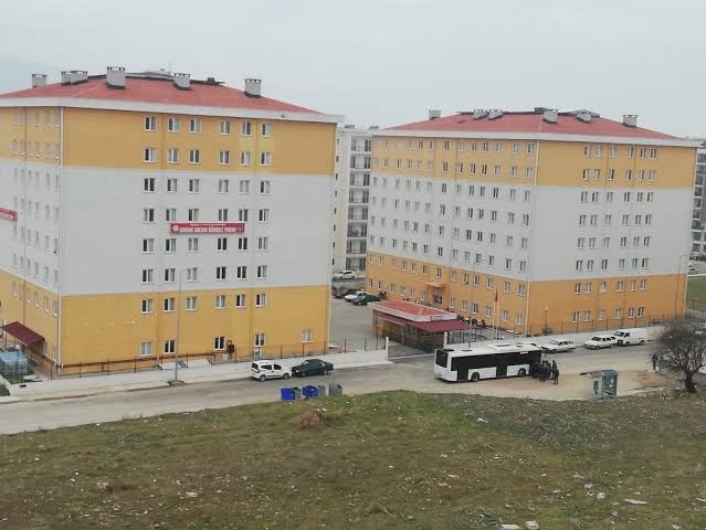 UZAKTAN EĞİTİM KARARINA TEPKİ