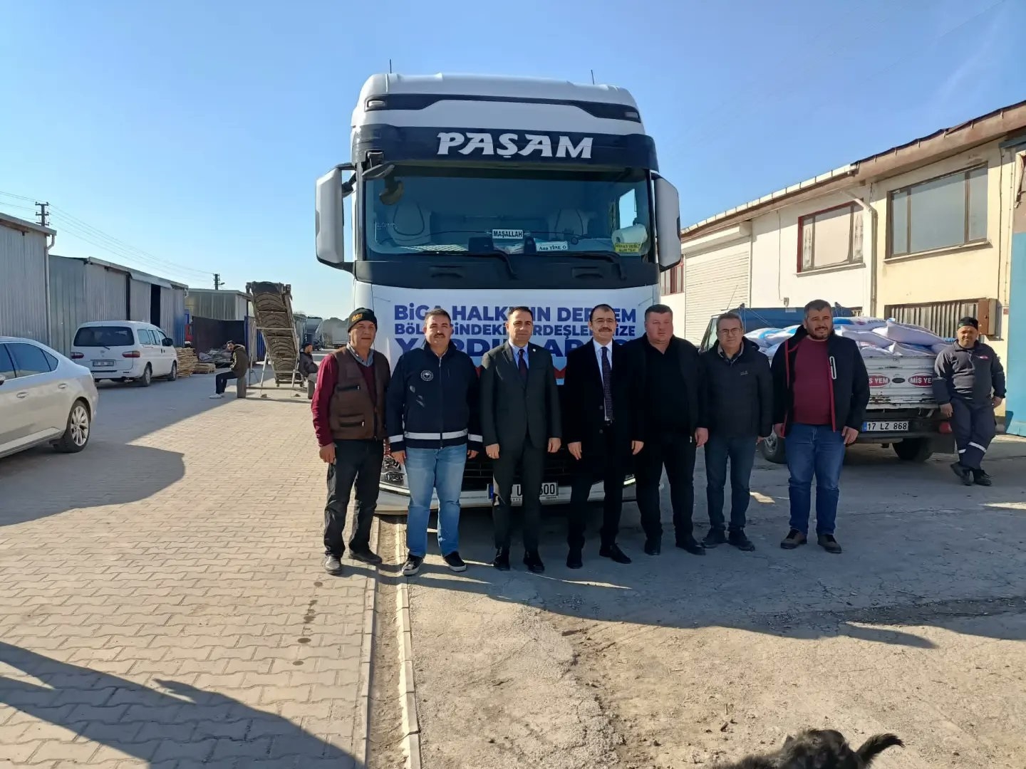 Deprem bölgesine yem gönderildi