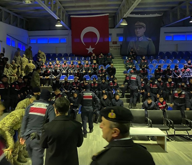 Çanakkale’den Jandarma ekipleri deprem bölgesine gitti