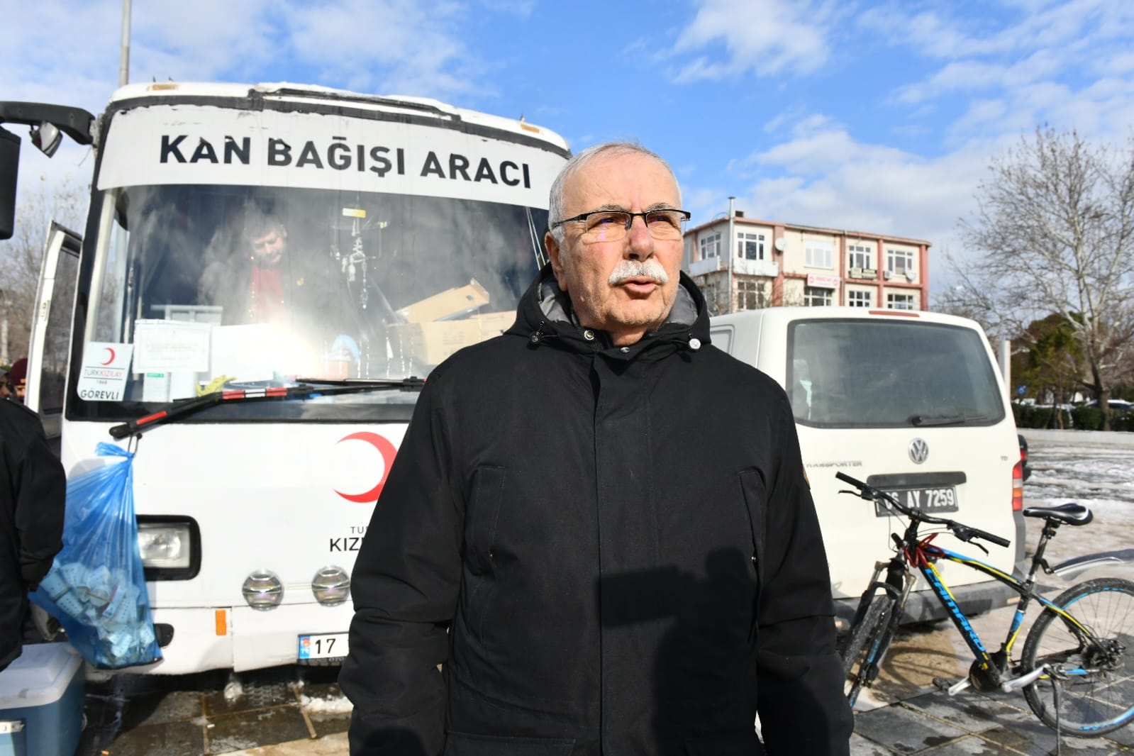 Başkan Gökhan'dan Kızılay Çadırına Ziyaret