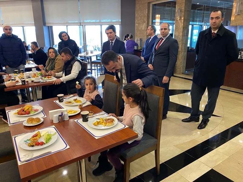 Vali Aktaş, depremzede aileleri ziyaret etti