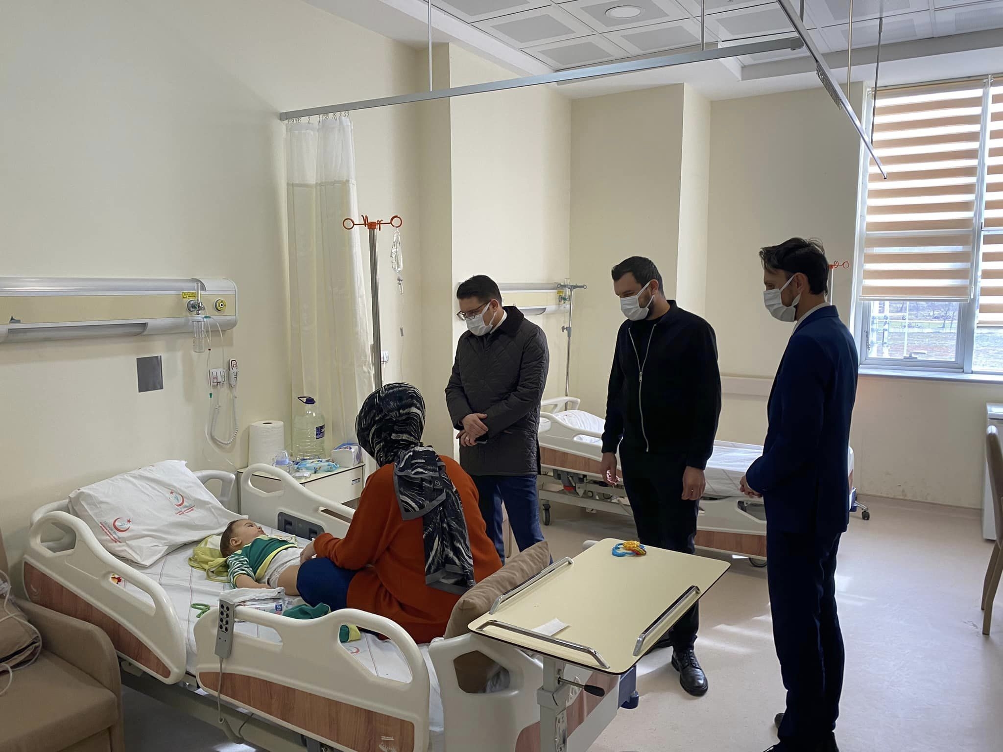 Göktaş’tan hastalara ziyaret