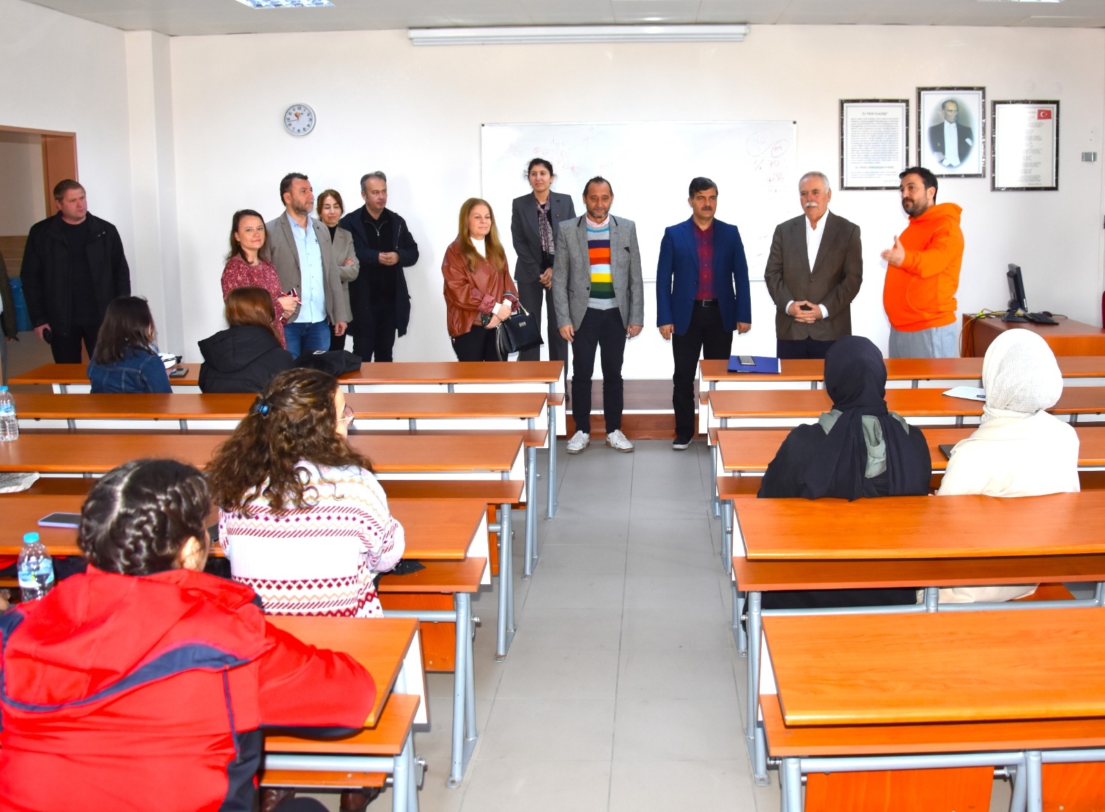 BAŞKAN GÖKHAN, ÇOMÜ'LÜ AKADEMİSYENLERLE BULUŞTU