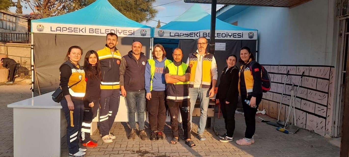 Depremzedelere aşevi hizmeti verdiler