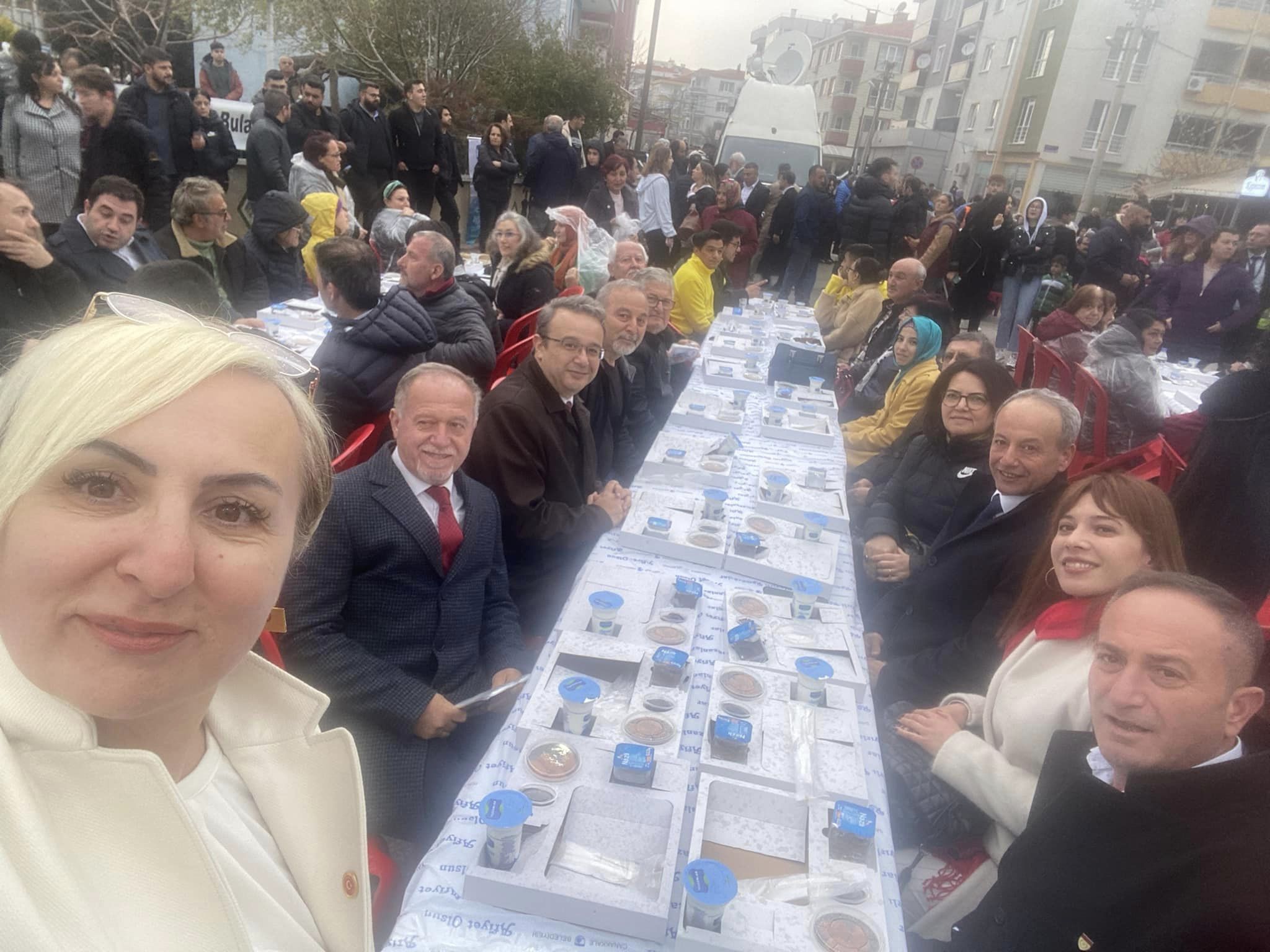 İYİ Parti tam kadro iftara katıldı