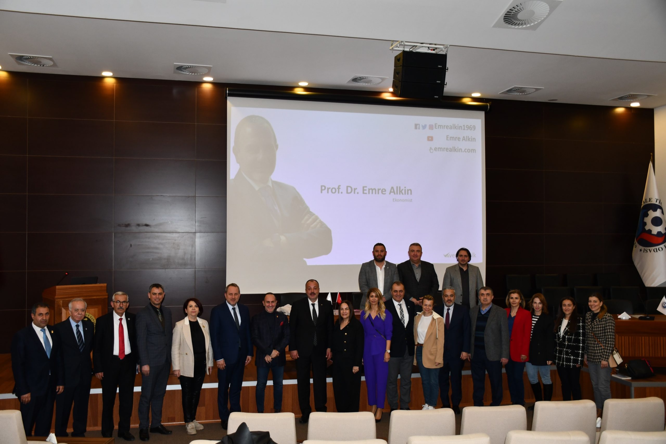 "ÇTSO SÖYLEŞİLERİ"NİN YENİ SERİSİ PROF. DR. EMRE ALKİN TARAFINDAN VERİLEN KONFERANS İLE BAŞLADI