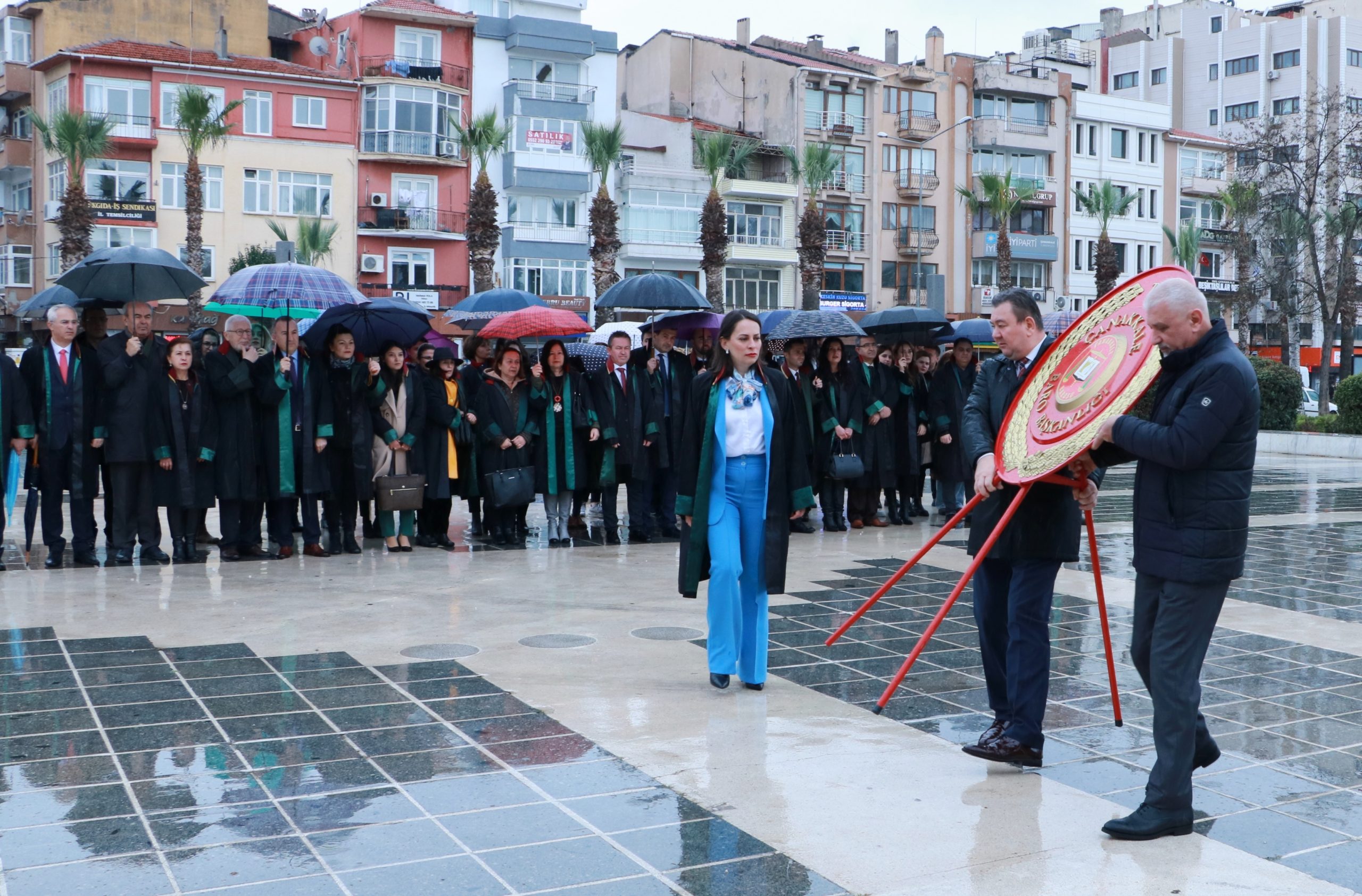 5 NİSAN AVUKATLAR GÜNÜ’NDE ATATÜRK ANITINA ÇELENK SUNMA TÖRENİ GERÇEKLEŞTİRİLDİ