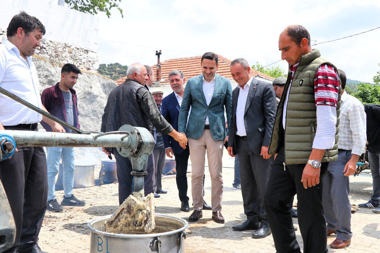 AK Partililer hayra katıldı