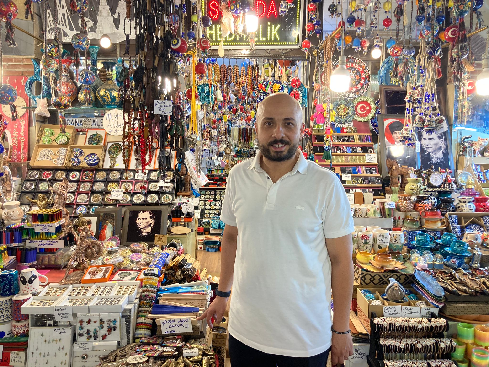 Aynalı Çarşı Esnafı ‘’Yerli turist geliyor, bakıyor, gidiyor’’