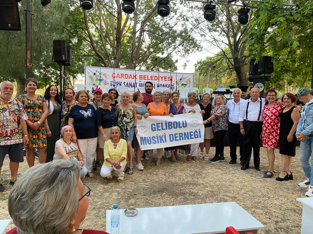 Çardak’ta şahane bir koro, harika bir konser