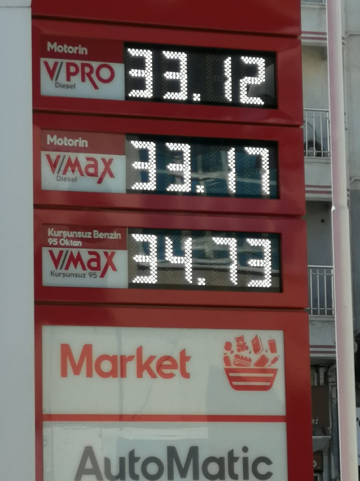 Benzin ve motorine büyük zam