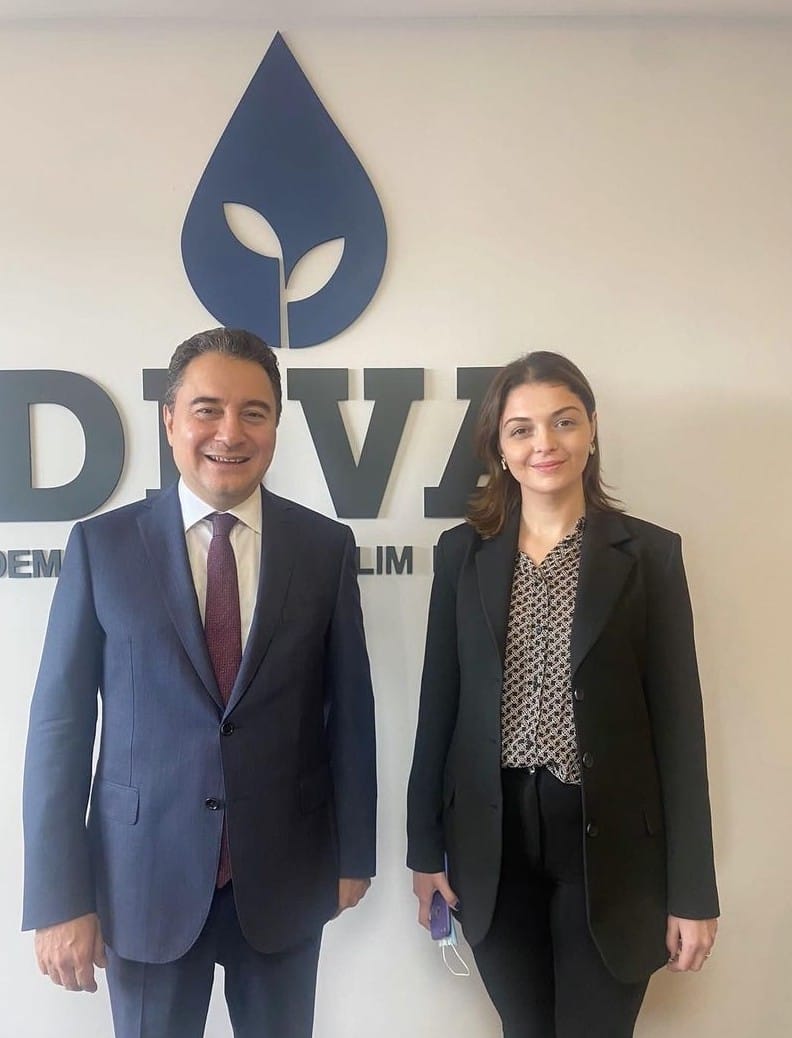 DEVA’da Merkez İlçe Başkanı Nur Güngören oldu