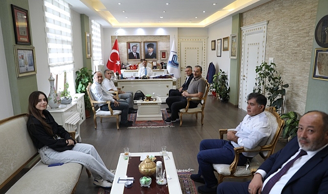 İmam Hatipliler Derneği Yönetimi Vali Aktaş’ı Ziyaret Etti