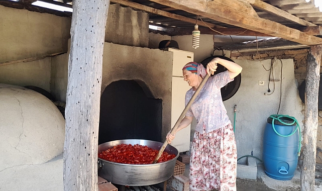 Bayramiçli kadınlar kışlık hazırlıklara başladı