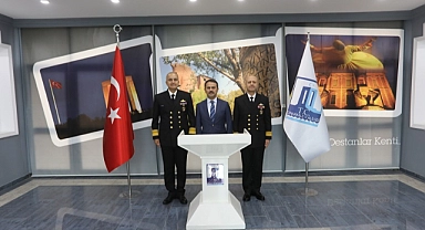 Tümamiral Rafet Oktar'dan, Vali İlhami Aktaş'a ziyaret