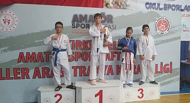 Madalyaları topladılar