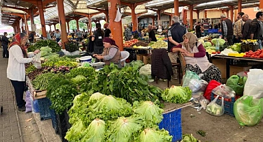 Bayramiç Pazarında kadınların sözü geçiyor