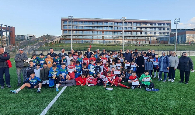 Miniklerden,futbol şenliğine yoğun ilgi