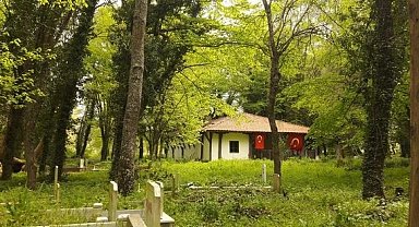 Çanakkale’nin 700 Yıllık Sırrı: Issız Cuma Seyvan Camii ve Mezar Taşlarının Fısıltısı