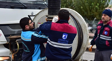 Caddeler çift yönlü temizlendi