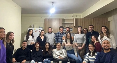 Dernek üyeleri bir arada