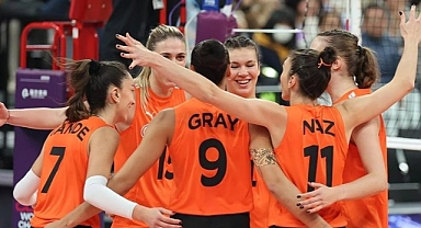 Eczacıbaşı, Vakıfbank'ı 3-2 yenerek Dünya Şampiyonu oldu!
