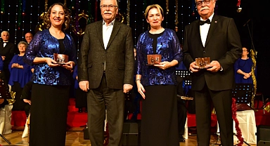 Hoş Sada Türk Sanat Müziği Korosu sahnede