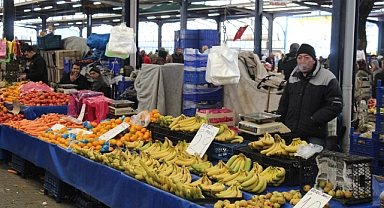 Meyve ve sebze fiyatları cep yakıyor