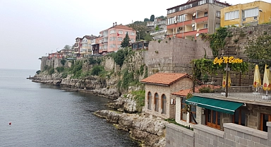Sana bu satırları Amalfi sahillerinden yazıyorum desem...
