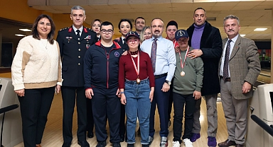 Turan, Bowling şenliğine katıldı