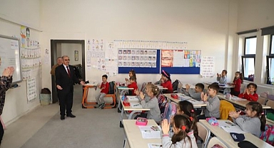Başkan Özacar, minikleri unutmadı