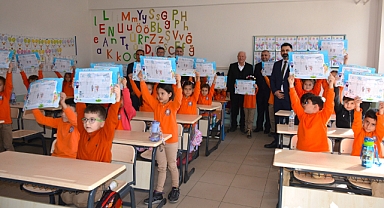 Başkan Yılmaz karne dağıttı