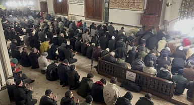 Camilerde şehitler için dua programı düzenlendi