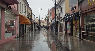 Çarşı kimsesizleri oynuyor