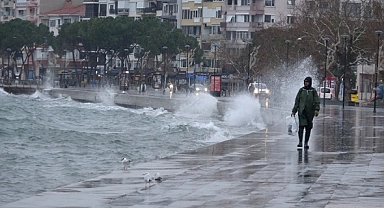 Fırtına ve gök gürültülü sağanak bekleniyor