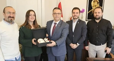 ‘‘İlk Dijital 100 Projesi’’ ekibinden, Müdür Esirgemez’e ziyaret