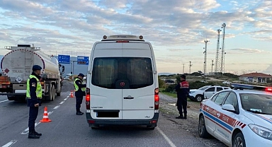 Trafik denetimlerinde 834 bin 222 aracı denetledi