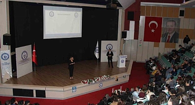 Üniversite öğrencilerine  yönelik ''siber suçlar ve siber güvenlik semineri'' düzenlendi