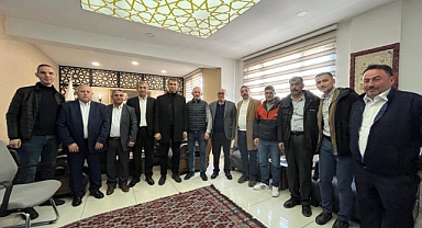 AK Partili Arslan esnafları ziyaret etti