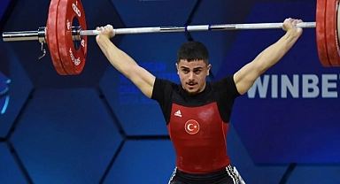 ‘’Bakan Aşkın Bak’ ’Kaan Kahriman’ı tebrik etti