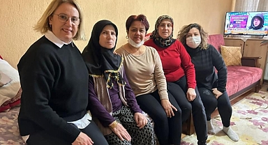 CHP'li kadınlardan mahalle ziyareti
