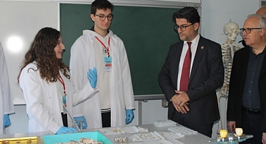 ÇOMÜ Rektörü Erenoğlu ‘‘Cumhuriyetin Yüzü Bilim” öğrenci kongresine katıldı