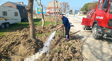 Eceabat Belediyesi Şehitler Parkı'nda bakım, onarım ve çevre düzenlemesi gerçekleştirdi