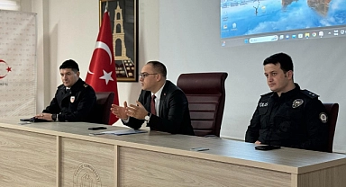Eceabat'ta emniyet kemeri kullanımının önemi konuşuldu