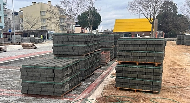 Ezine Baransel Caddesi'nde Otopark Çalışmaları Sona Yaklaşıyor