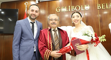 Gelibolu'da Şençakmakcıgil ve Toshpulatova çifti dünya evine girdi