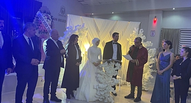 İskenderoğlu, mutlu ana şahit oldu